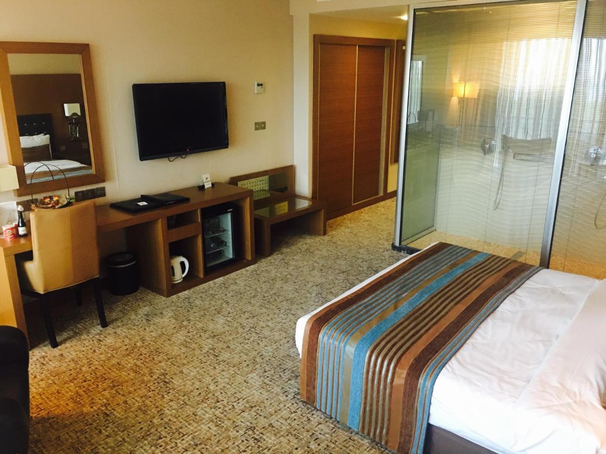 Korineum Golf & Beach Resort Agios Georgios  Екстер'єр фото
