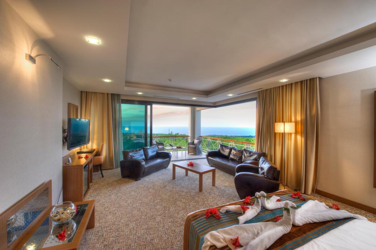 Korineum Golf & Beach Resort Agios Georgios  Екстер'єр фото
