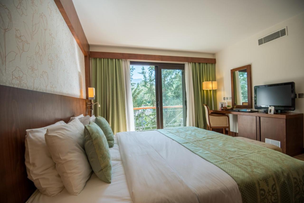 Korineum Golf & Beach Resort Agios Georgios  Екстер'єр фото