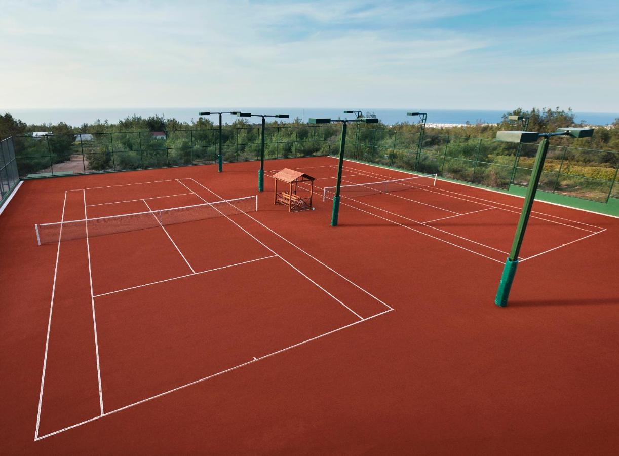 Korineum Golf & Beach Resort Agios Georgios  Екстер'єр фото