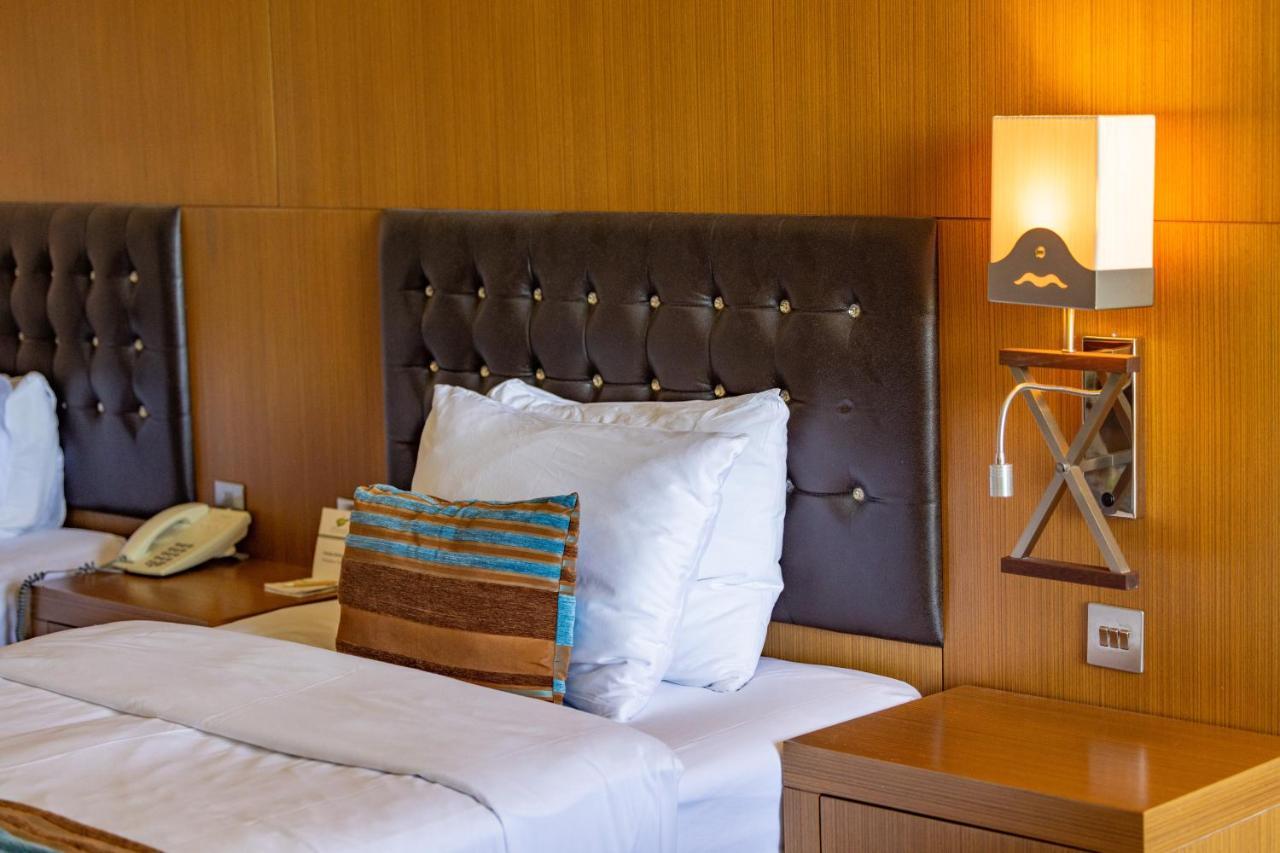 Korineum Golf & Beach Resort Agios Georgios  Екстер'єр фото